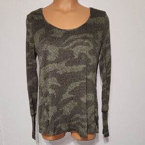 Mudd Green Long Sleeve T-Shirt